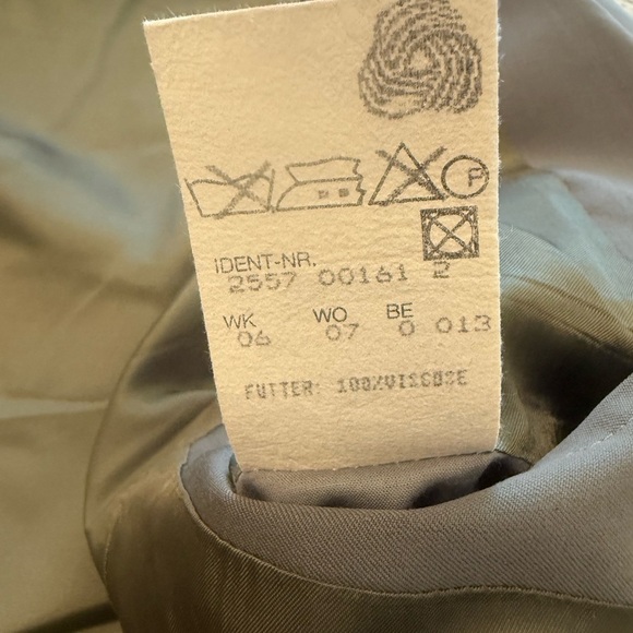 Hugo Boss 44L olive green blazer in EUC wool and classic - Picture 14 of 16